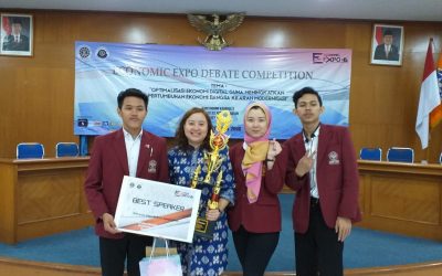 Tim FE Untar Terbaik Debat Ekonomi Piala Gubernur DIY