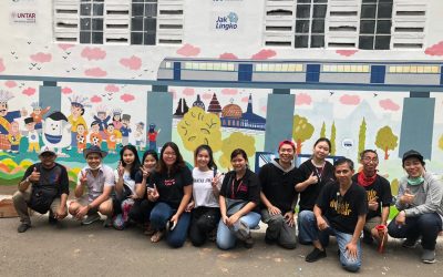 Lukis Mural, FSRD Untar Kolaborasi dengan MRT Jakarta