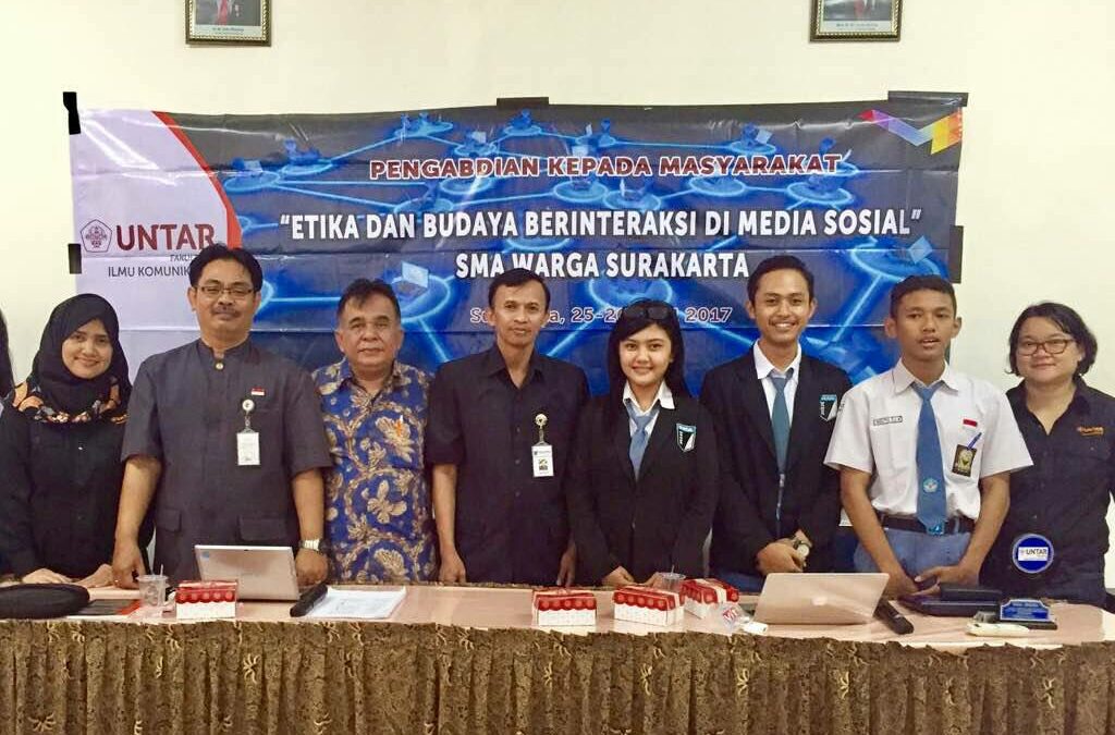 Etika dan Budaya Berinteraksi di Media Sosial