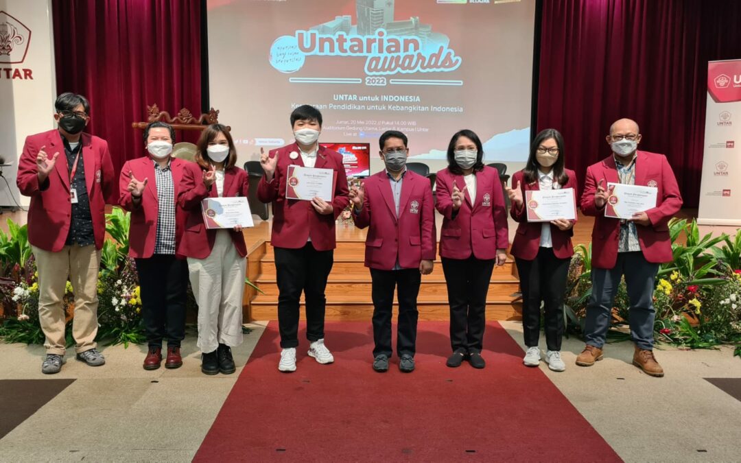 Barisan Keluarga Besar Fikom Untar Peroleh Penghargaan di Untarian Awards 2022