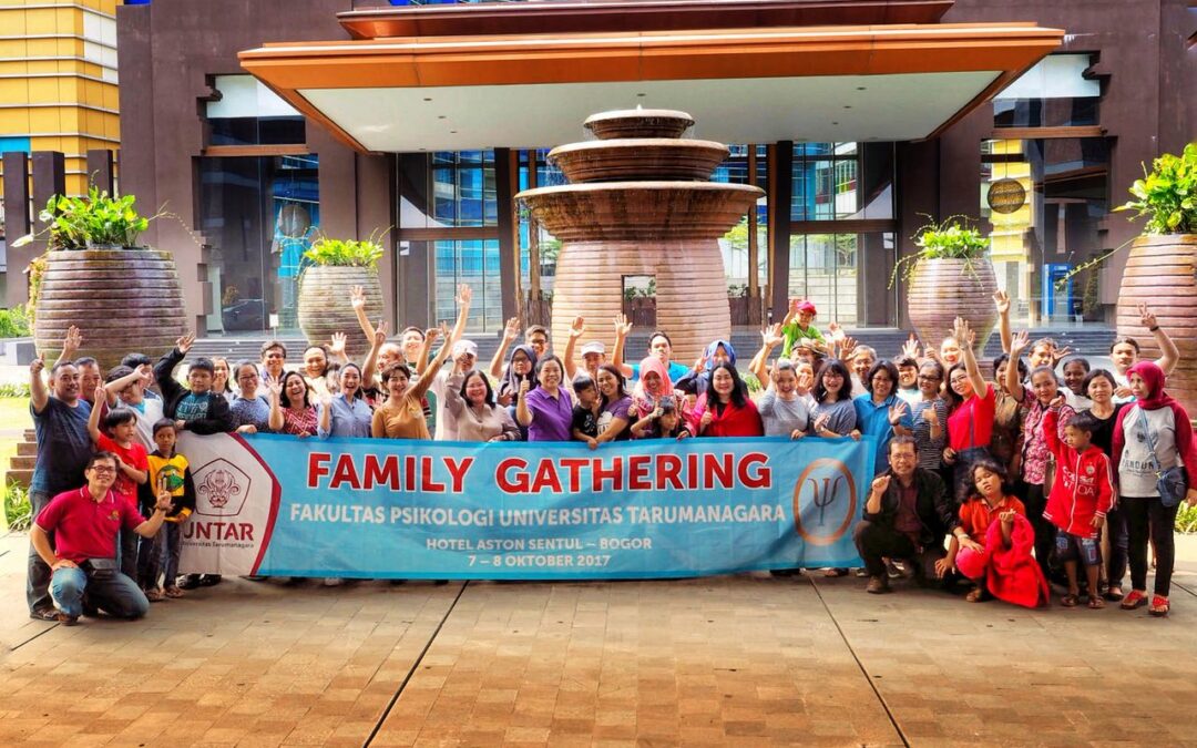 “Family Gathering” Dosen dan Staff