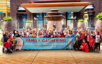 “Family Gathering” Dosen dan Staff