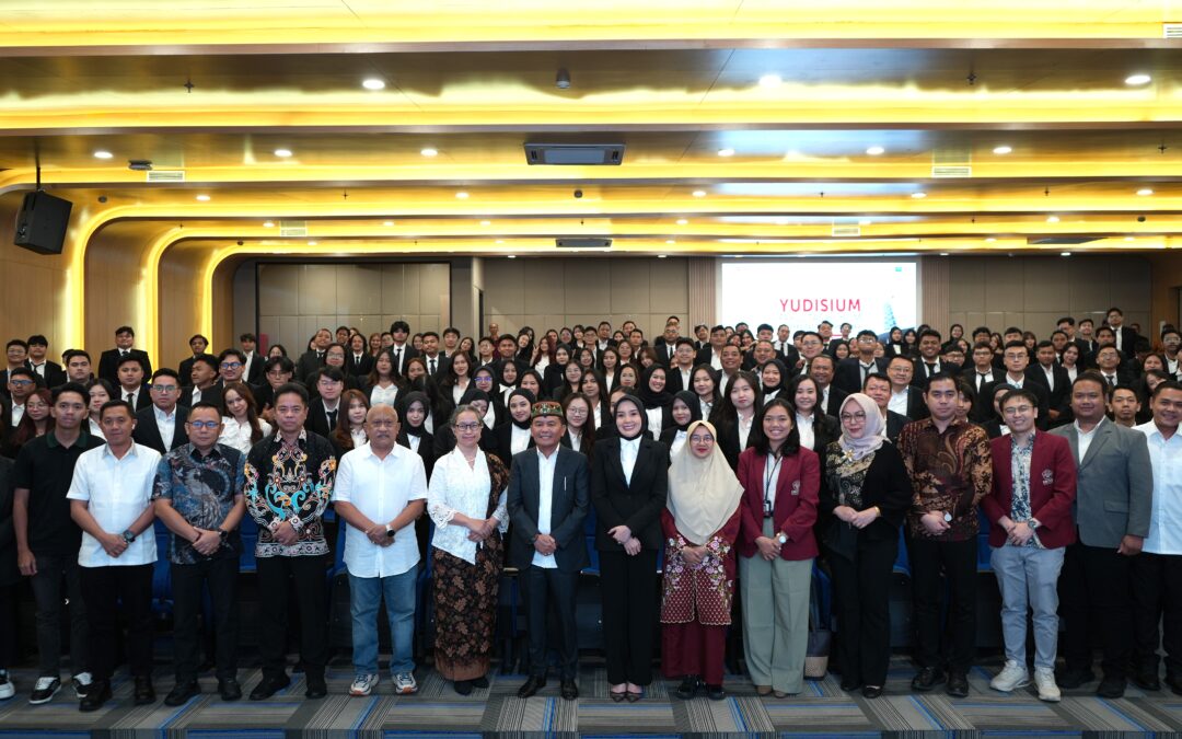 FH Untar Kukuhkan 185 Lulusan: Siap Hadapi Dinamika Hukum Global dengan Integritas dan Profesionalisme