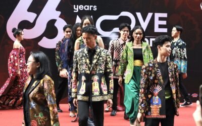Tampilkan Koleksi Batik Gobang melalui Fashion Show di Selasar Kampus Untar