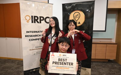 Fikom Untar Students Win Best Presenter Award at NUS in Singapore