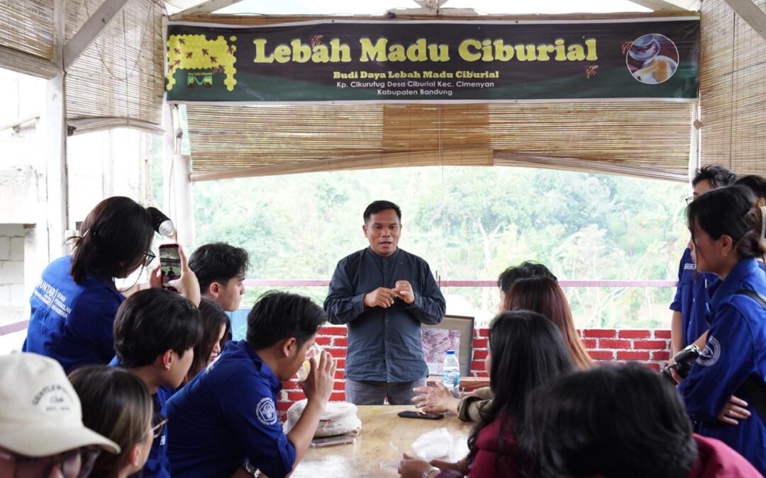FSRD Student Representative Council Helps Strengthen Branding for MSMEs in Ciburial Tourism Village
